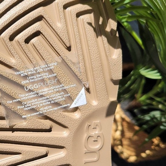 Ugg crushed velvet pink short girls boots size 5 - Picture 8 of 8